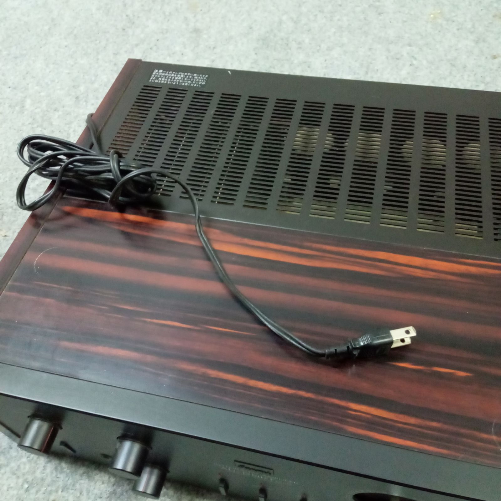 SANSUI AU-D607F プリメインアンプ。 SANSUI AU-D607F | MacBSの日常生活的日記