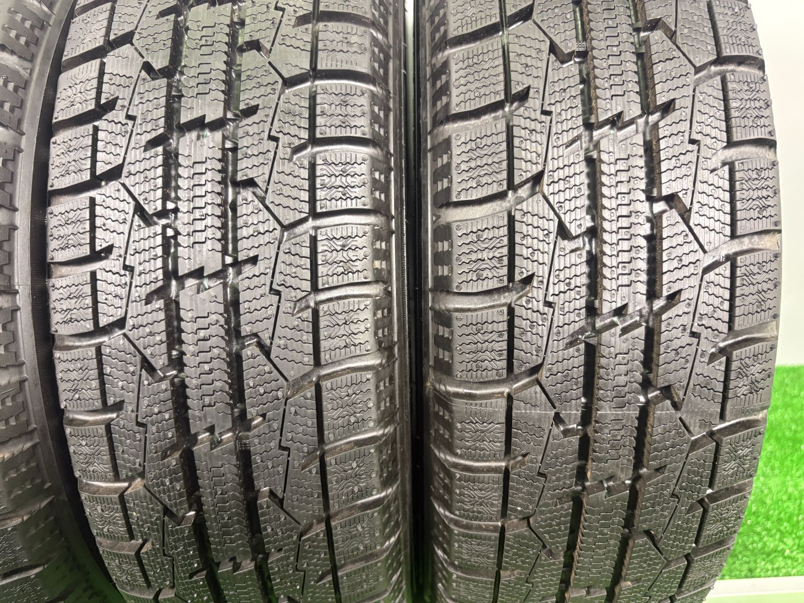 大人気！ 155 65R13 トーヨー GARIT GIZ 4本 冬タイヤ スタッドレス TA615