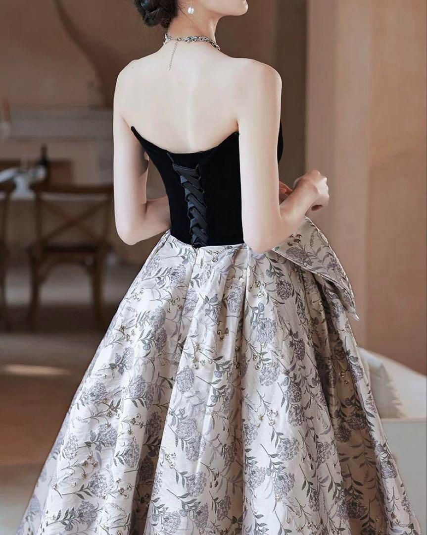 お花のデザインにフリルが美しい ベア イブニングドレス 25年新作 新品