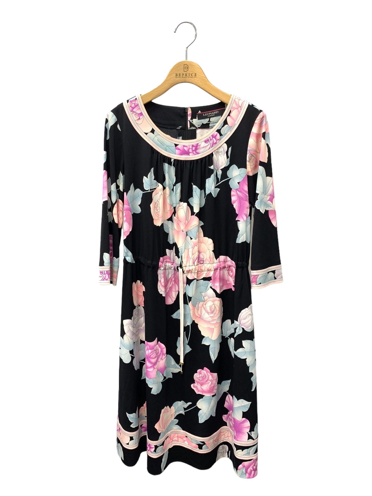 美品　レオナール　ワンピース レオナール 0140203 ワンピース 36 ピンク フラワーモチーフ