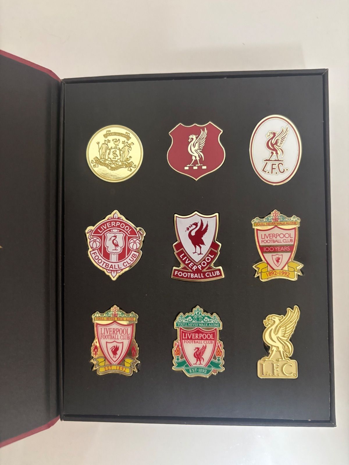 新品未使用　リヴァプールFC 正規品　ピンバッジセット(9個入) リヴァプール ピンバッジ 9個セット - メルカリ