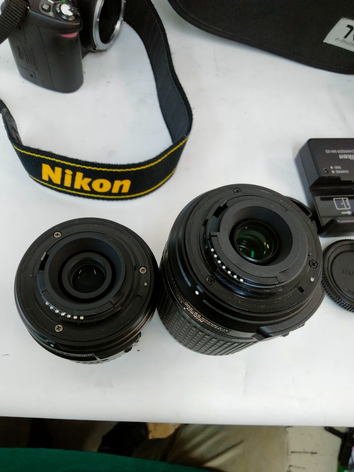 NIKON D40 デジタル一眼カメラ レンズ2本セット 610万画素 片方レンズ 