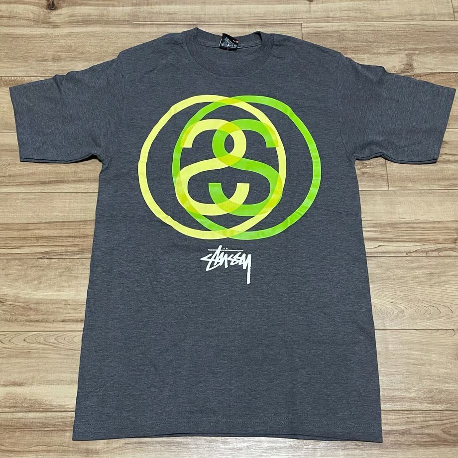 お買い得，人気 Stussy ステューシー 半袖 SSリンクロゴ Tシャツ Grey ダークグレー (31) Tシャツ