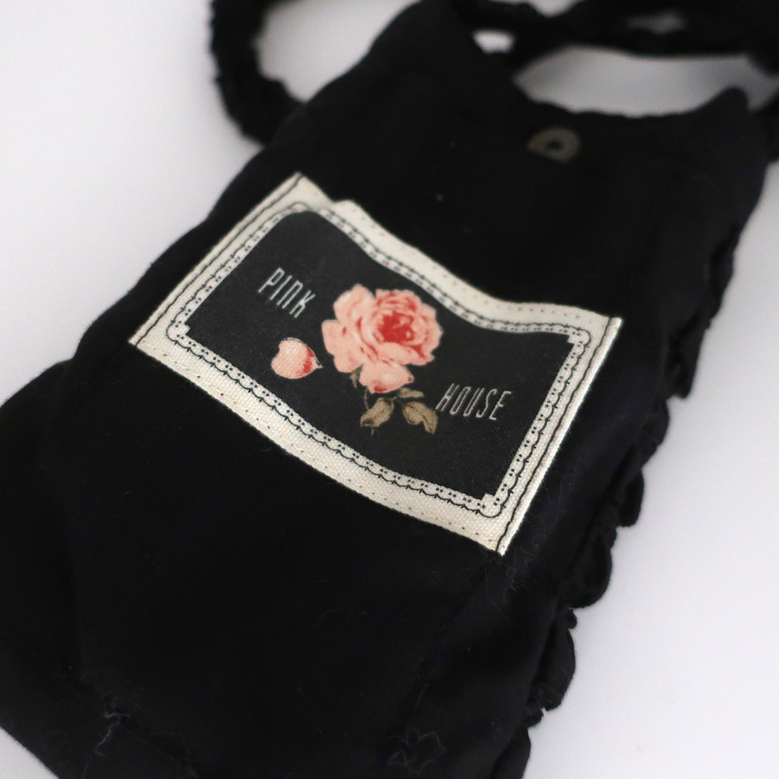 【新品未使用】ピンクハウス フリル リボン ポシェット バッグ 黒 ピンクハウス ☆大人可愛いたっぷりフリルとリボン スマホ