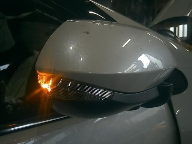 ヤリス 6AA-MXPH10