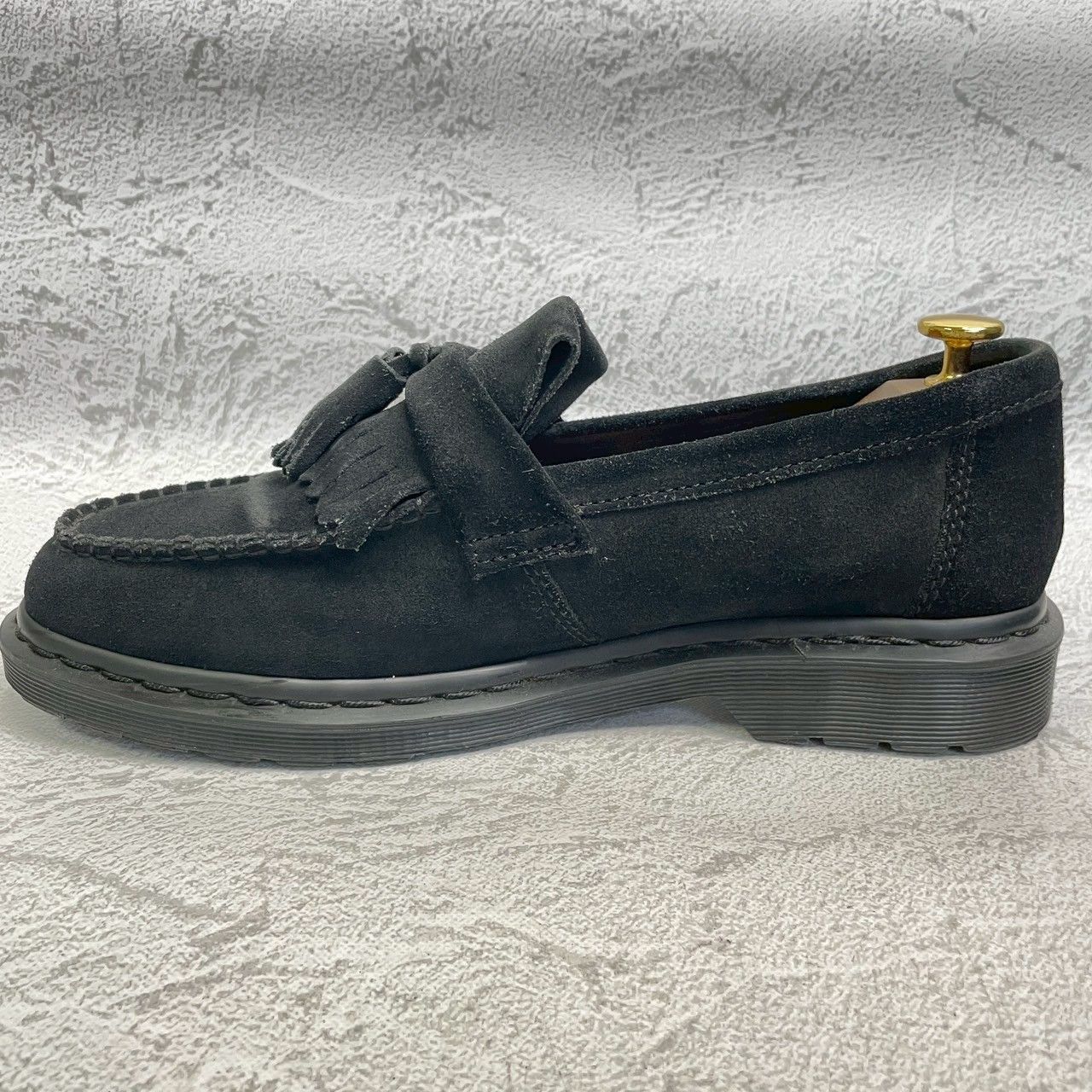 タッセルローファー スエード