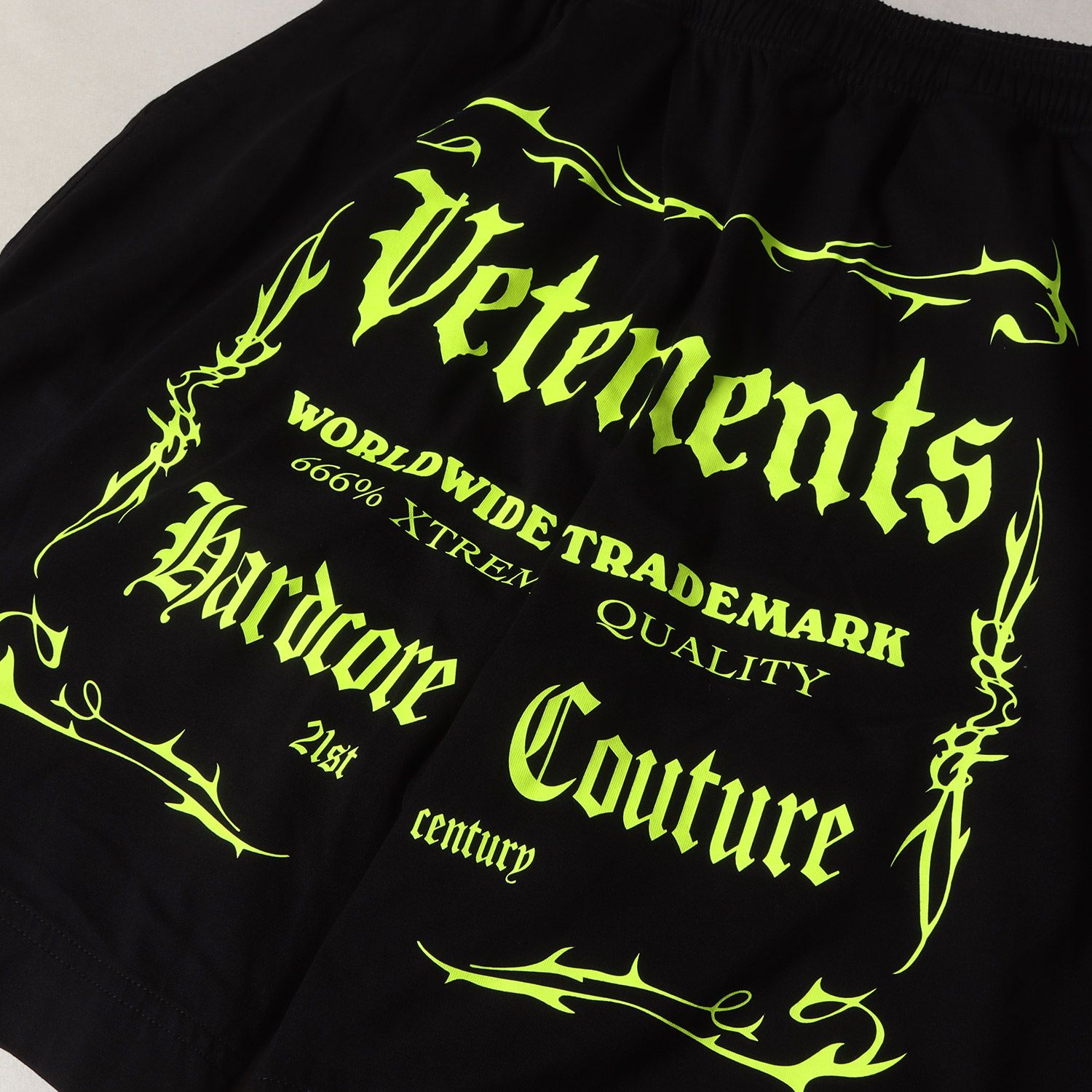 美品 VETEMENTS ヴェトモン パンツ サイズ:XS 21SS グラフィックプリント イージー ショーツ ブラック 黒 ボトムス ズボン ショートパンツ【メンズ】【中古】 美品 VETEMENTS ヴェトモン パンツ サイズ:XS 21SS グラフィック