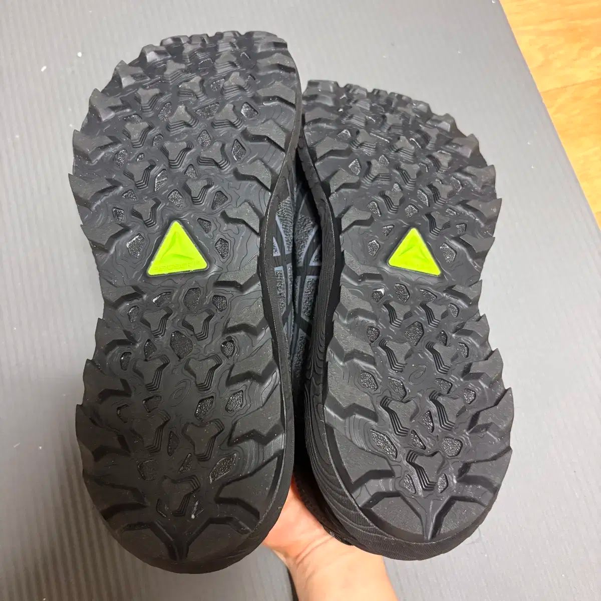 Asics アシックス ゲル トラブコ 11 GORE-TEX ゴアテックス 黒 260