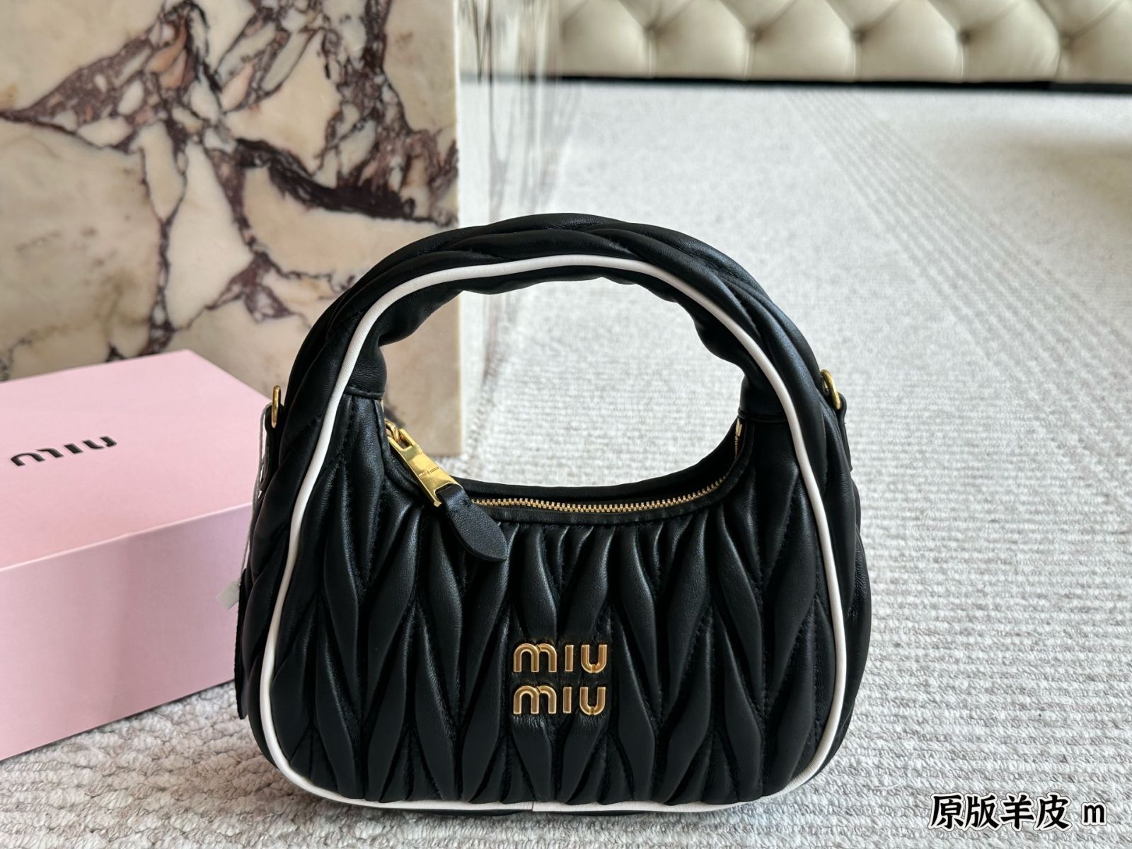 MIU MIU バッグ 中古・古着通販】MIU MIU (ミュウミュウ) 2WAYバッグ ブラック