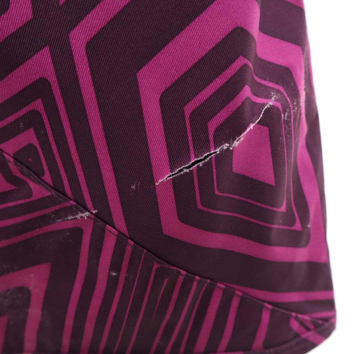 VOLCOM スノーボード パンツ（色：パープル系）｜ウエア