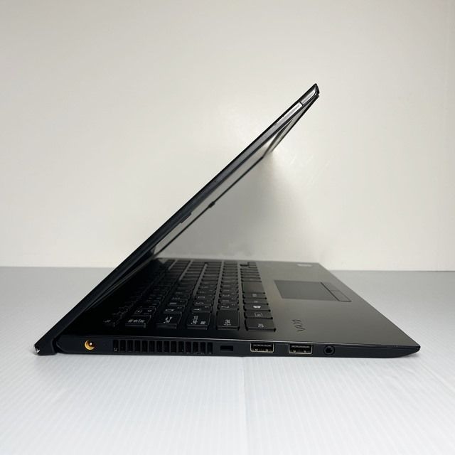 PGノートパソコン バッテリー約９時間もあり外使い最適PC