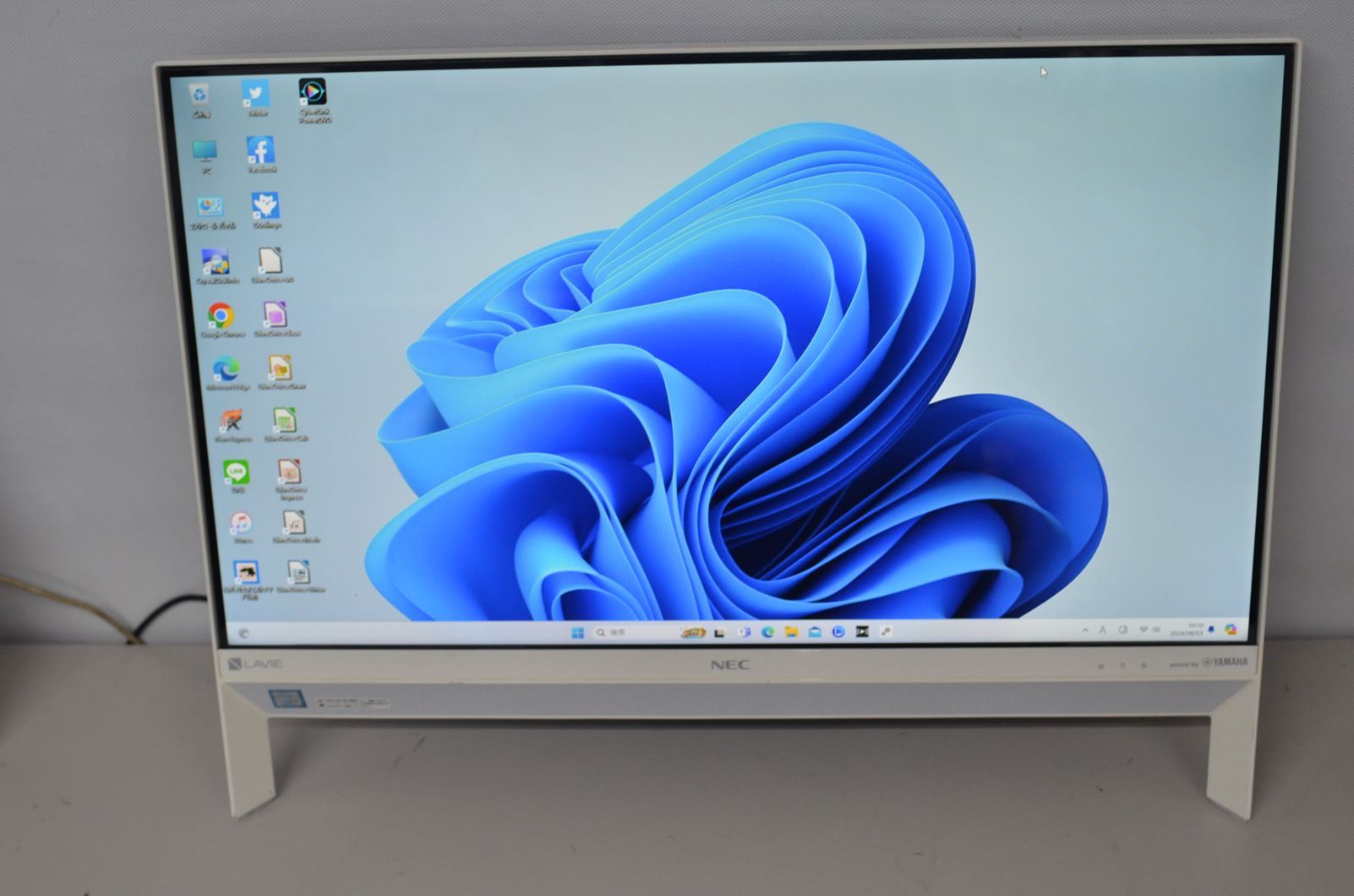 中古一体型パソコン NEC DA700/K core i7-8550U LaVie NEC LAVIE DA700/K PC-DA700KAW Core i7 8GB メモリ