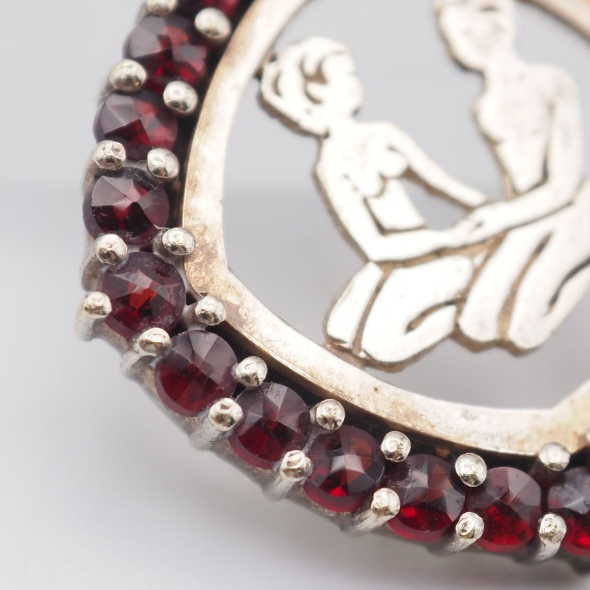 900刻印 ヴィンテージ ガーネット チャーム ペンダントトップ アンティーク 900刻印 ヴィンテージ ガーネット チャーム ペンダントトップ