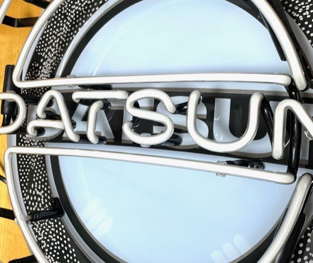 DATSUN ネオン看板世田谷ベース USDM ローライダー ハーレー ガレージ