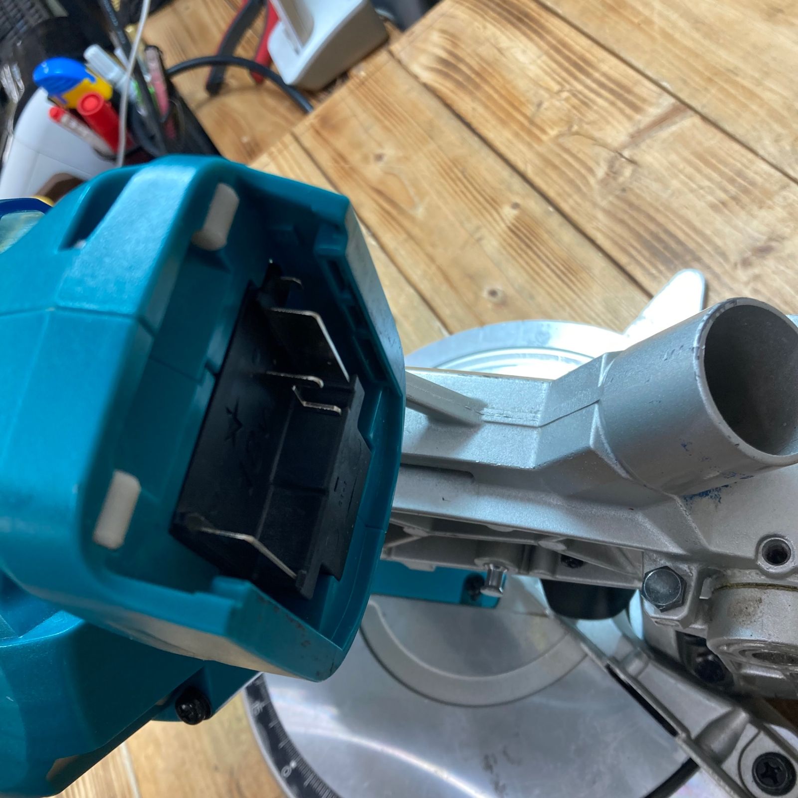 最低の価格！ マキタ makita コードレス卓上マルノコ LS600DZ 藤沢店