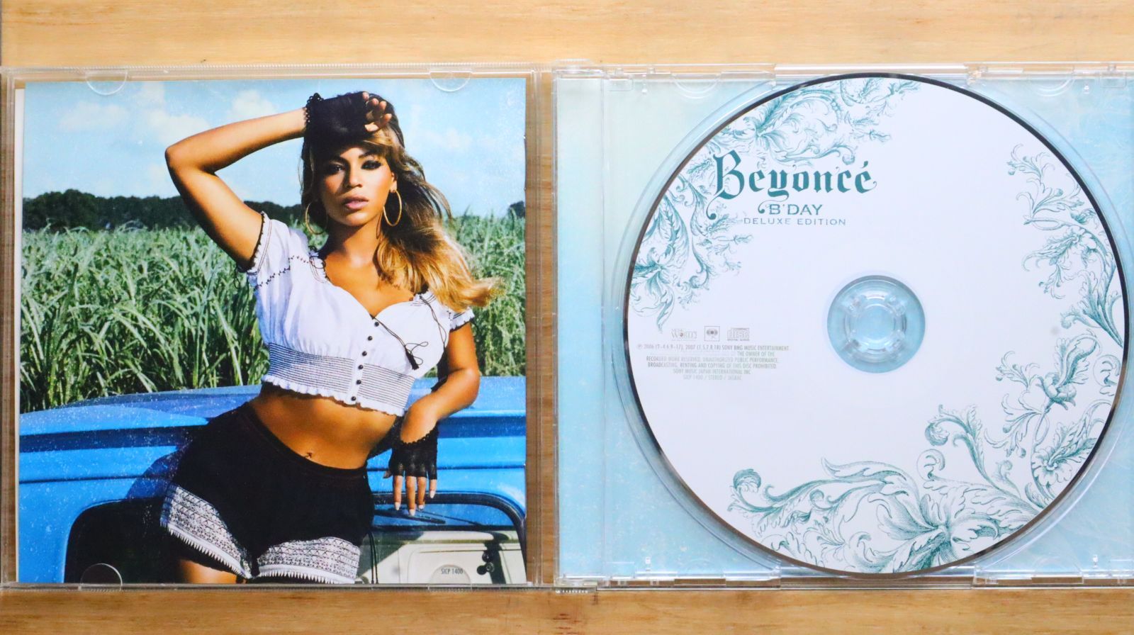 ビヨンセ B’Day (CD+DVD Deluxe Edition) Beyoncé - B'day [Deluxe Edition] - Amazon.com Music