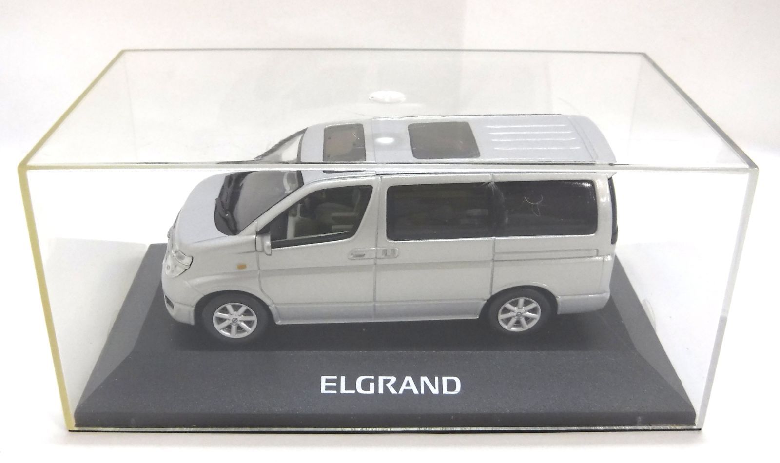 M[宅60]0262 日産 ELGRAND エルグランド ミニカー 1/43