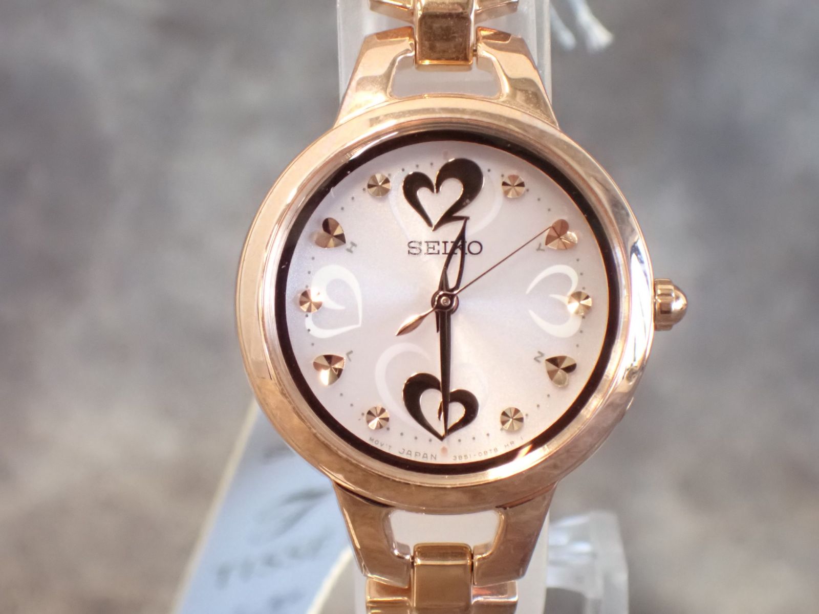 未使用品 美品 SEIKO セイコーレディース TISSÉ ティセ 電波ソーラー 