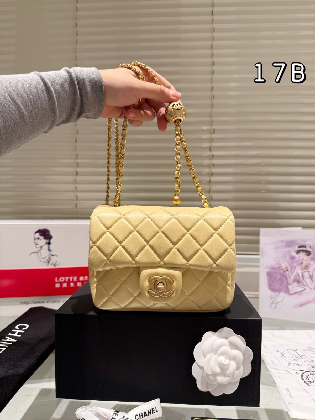 今日特価】Chanel ゴールドボール クォード ミニバッグ（小羊皮