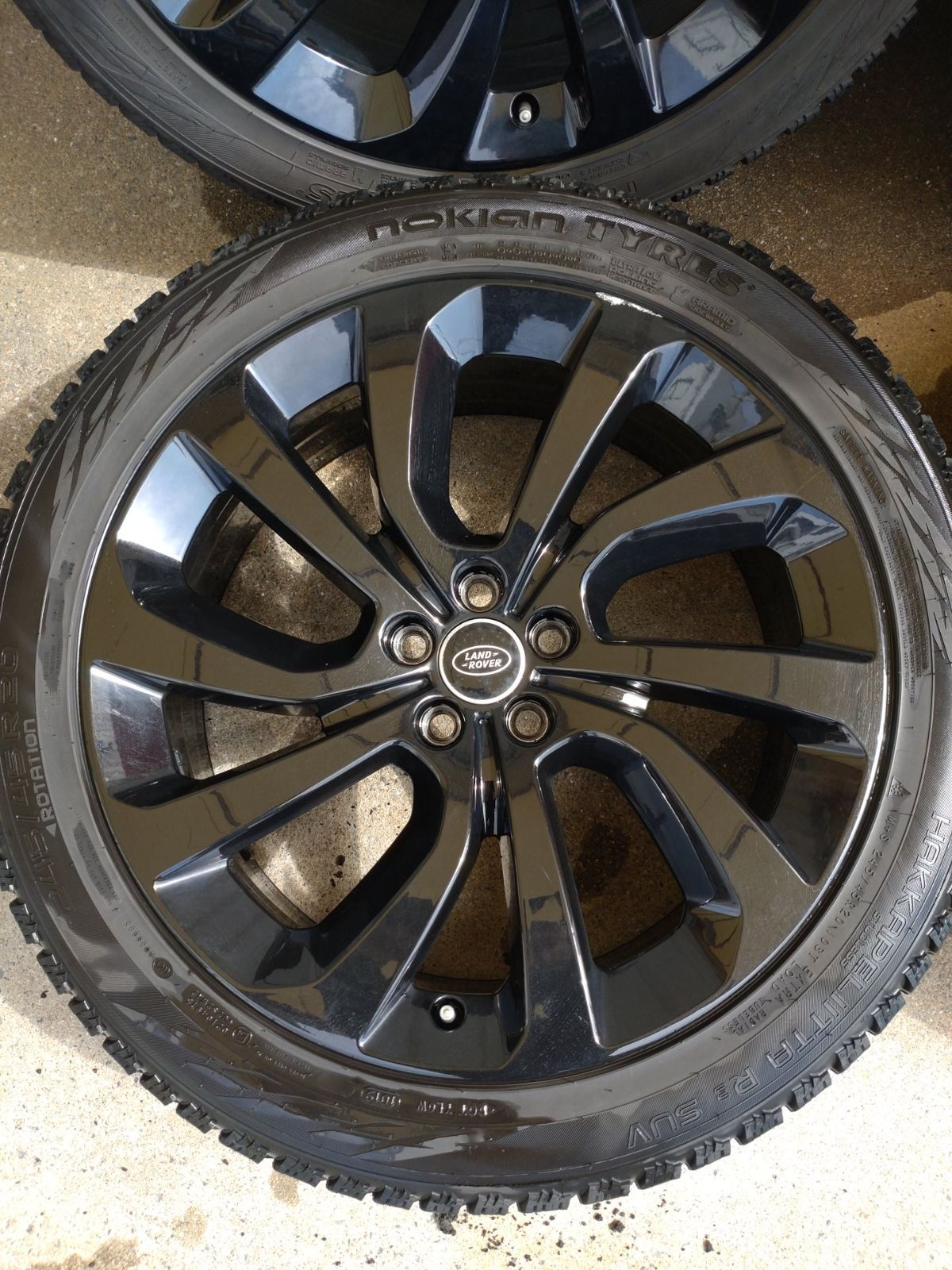 ランドローバー ディスカバリー スポーツ 純正20インチ 8J 40 108-5H ＆ ノキアン ハッカペリッタR3SUV 245 45R20 4本セット