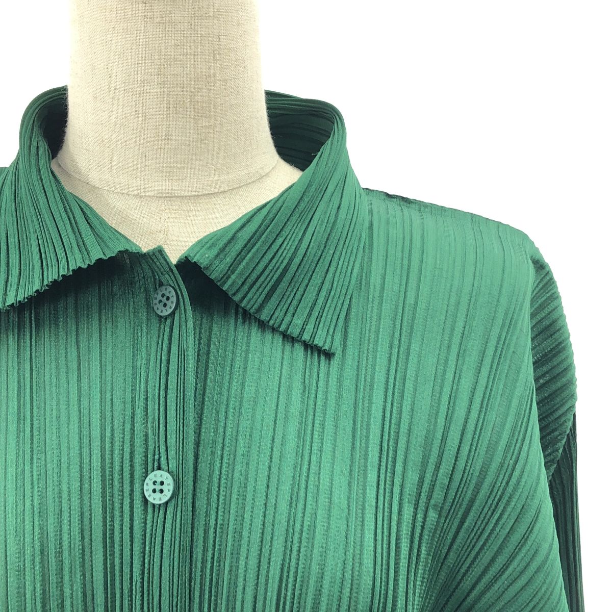 プリーツプリーズ グリーン トップス ISSEY MIYAKE プリーツプリーズ トップス グリーン 3｜Yahoo