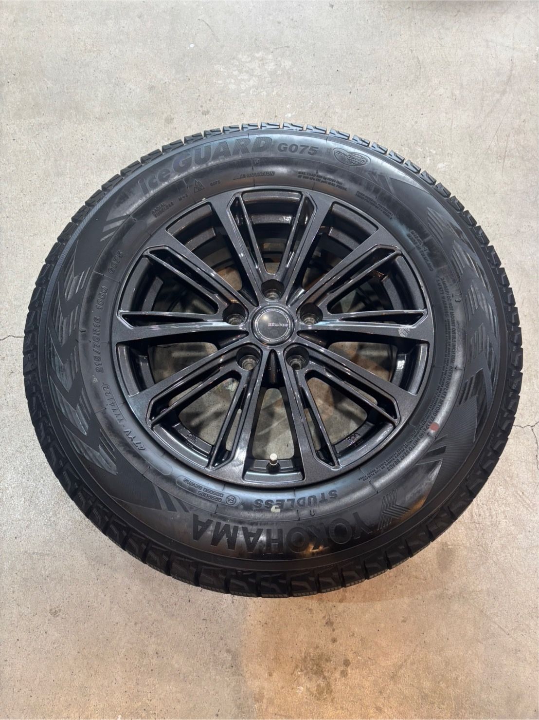 送料込み 三菱 デリカD5 純正ホイール スタッドレス ヨコハタイヤ SUV