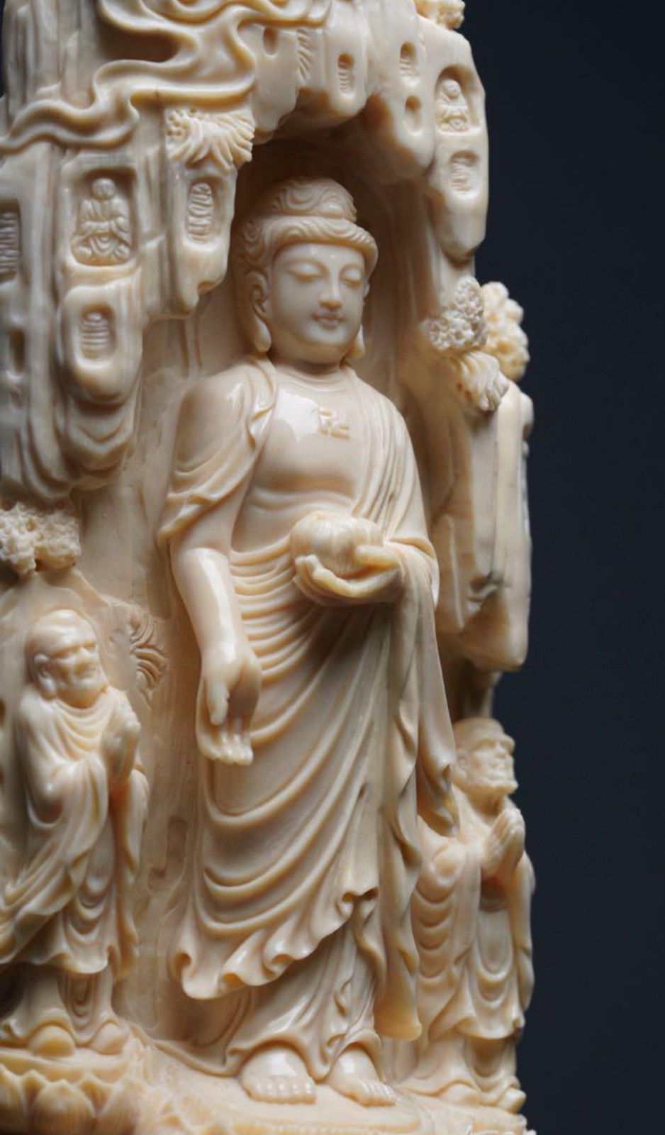 天然マンモス牙美しい手作り彫刻 大日如来 置物