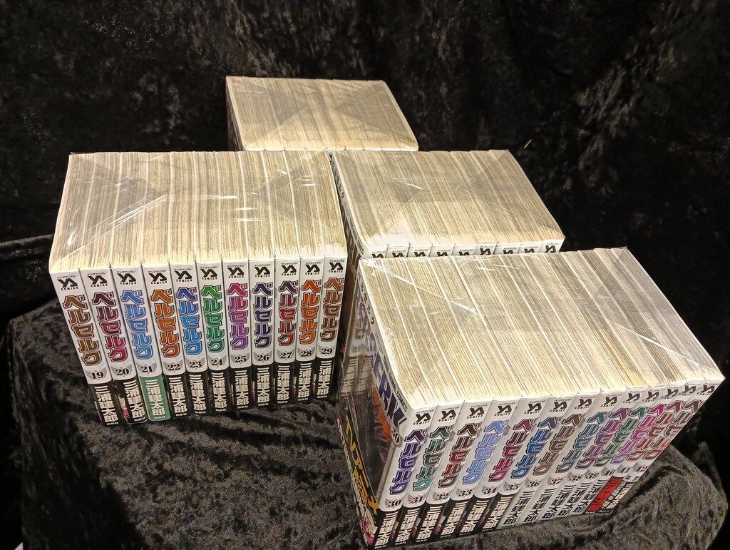 ベルセルク 1巻〜37巻セット ベルセルク 1～38巻 セット 三浦建太郎