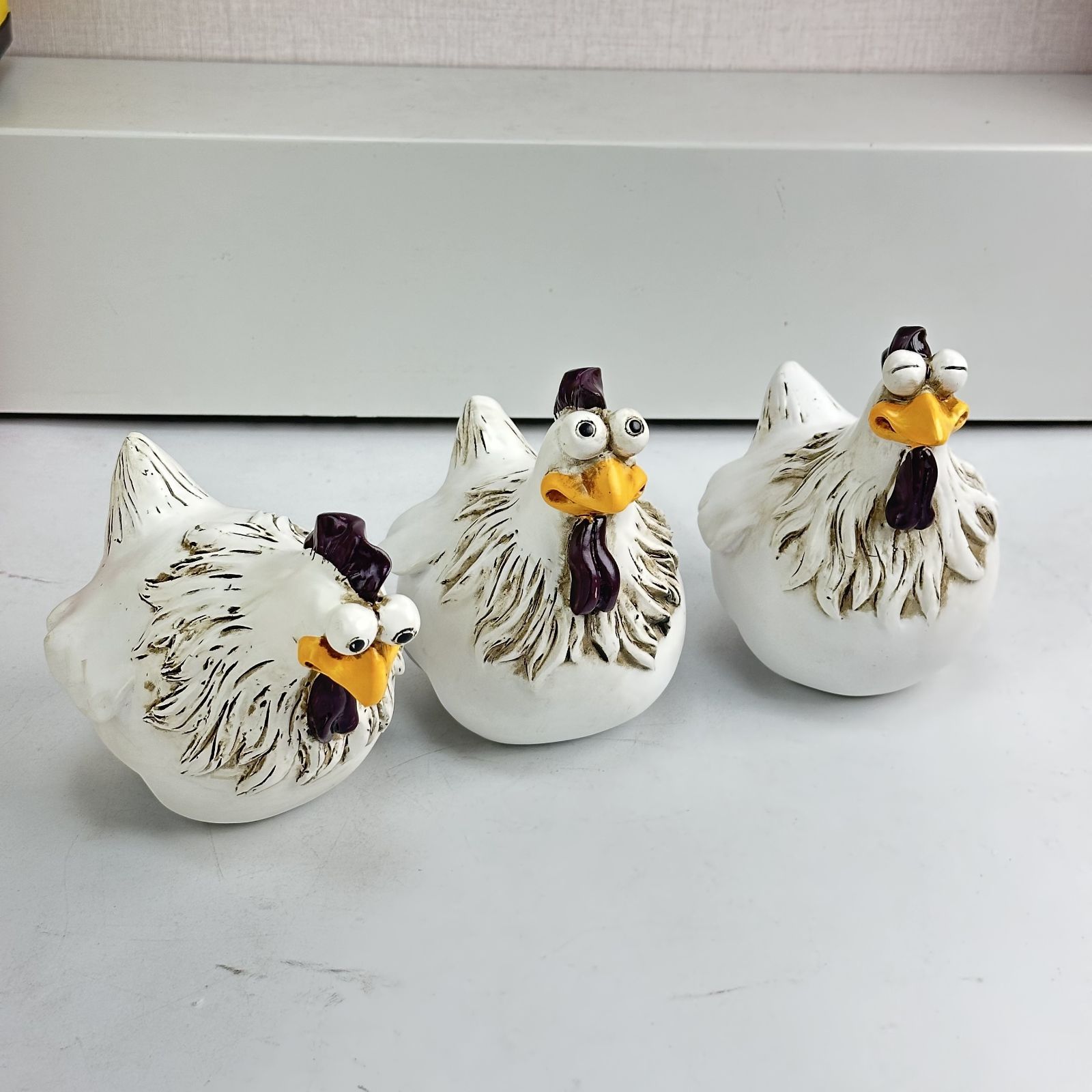 置物 オブジェ ガーデンオーナメント 柵の置物 溝あり 3羽のニワトリ 屋外 インテリア 玄関 リビング ダイニング 装飾 庭 ガーデニング 装飾 ガーデン 樹脂 可愛い ギフト インテリア用品 贈り物 雑貨 WWW_NOITHATQUANGTHANH_NET