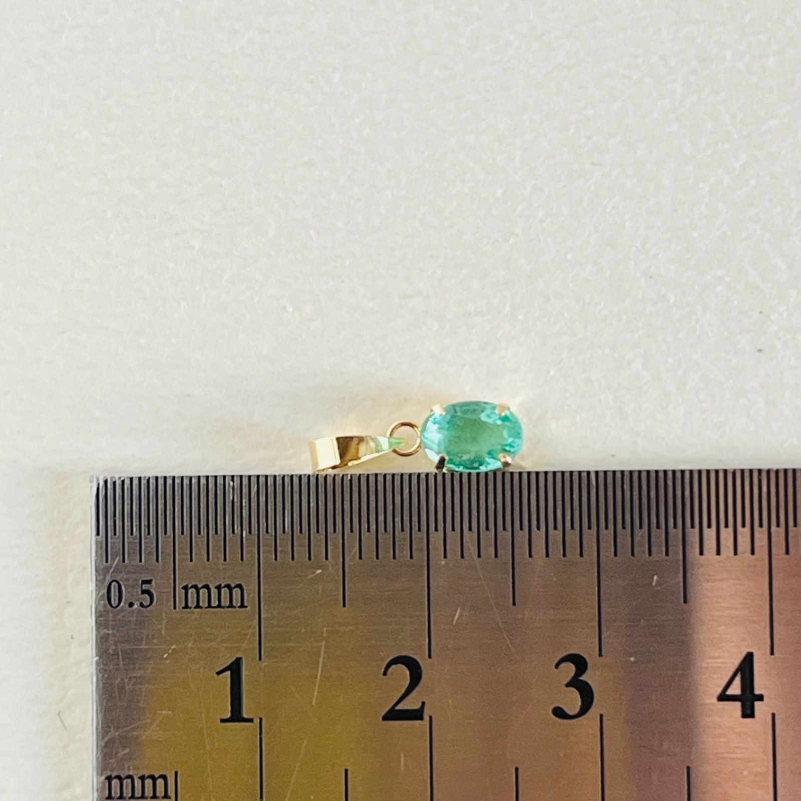 K18 天然石エメラルド ペンダントトップ 18金イエローゴールド