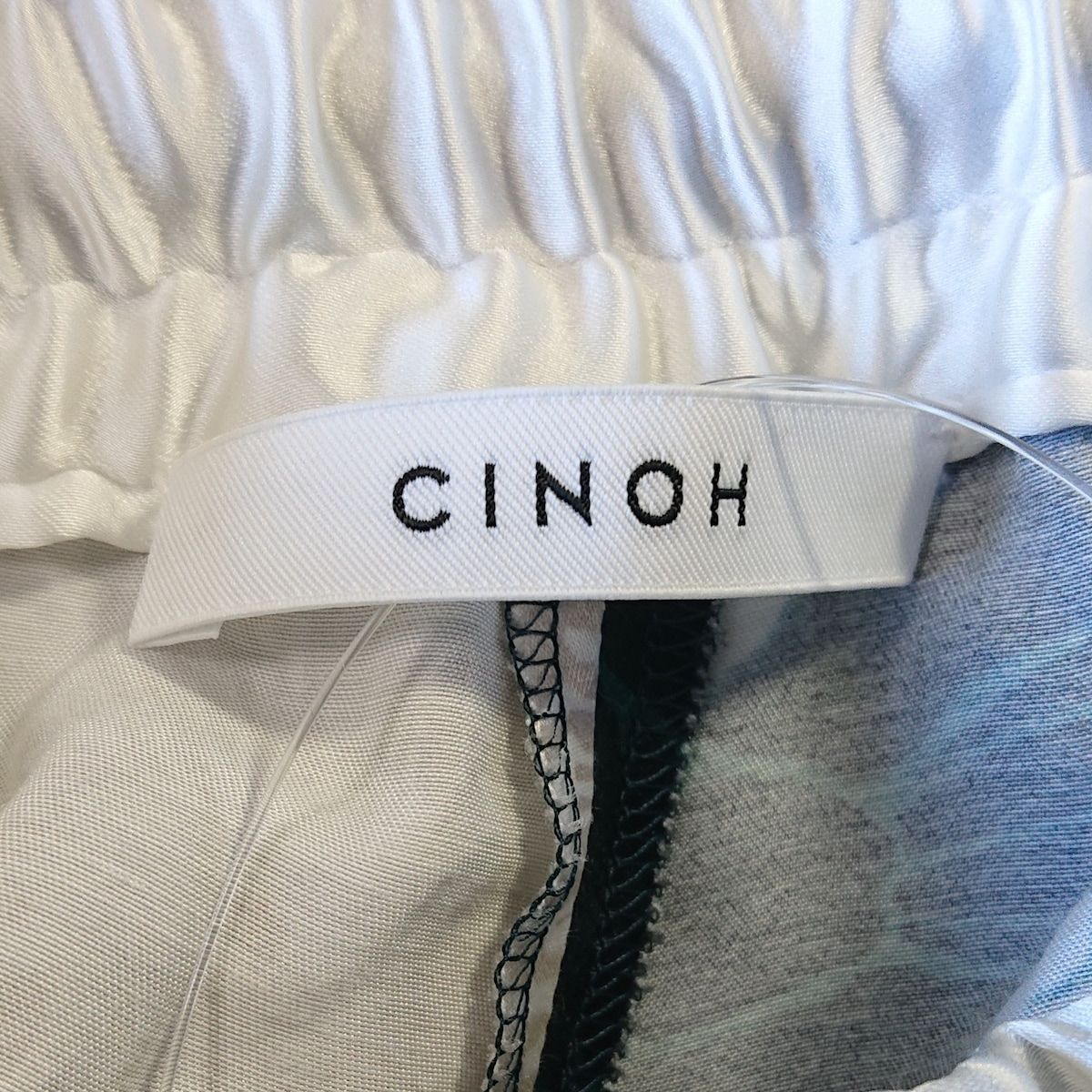CINOH(チノ) パンツ サイズ36 S レディース - 白×ダークグリーン×黒 フルレングス/花柄 - メルカリ
