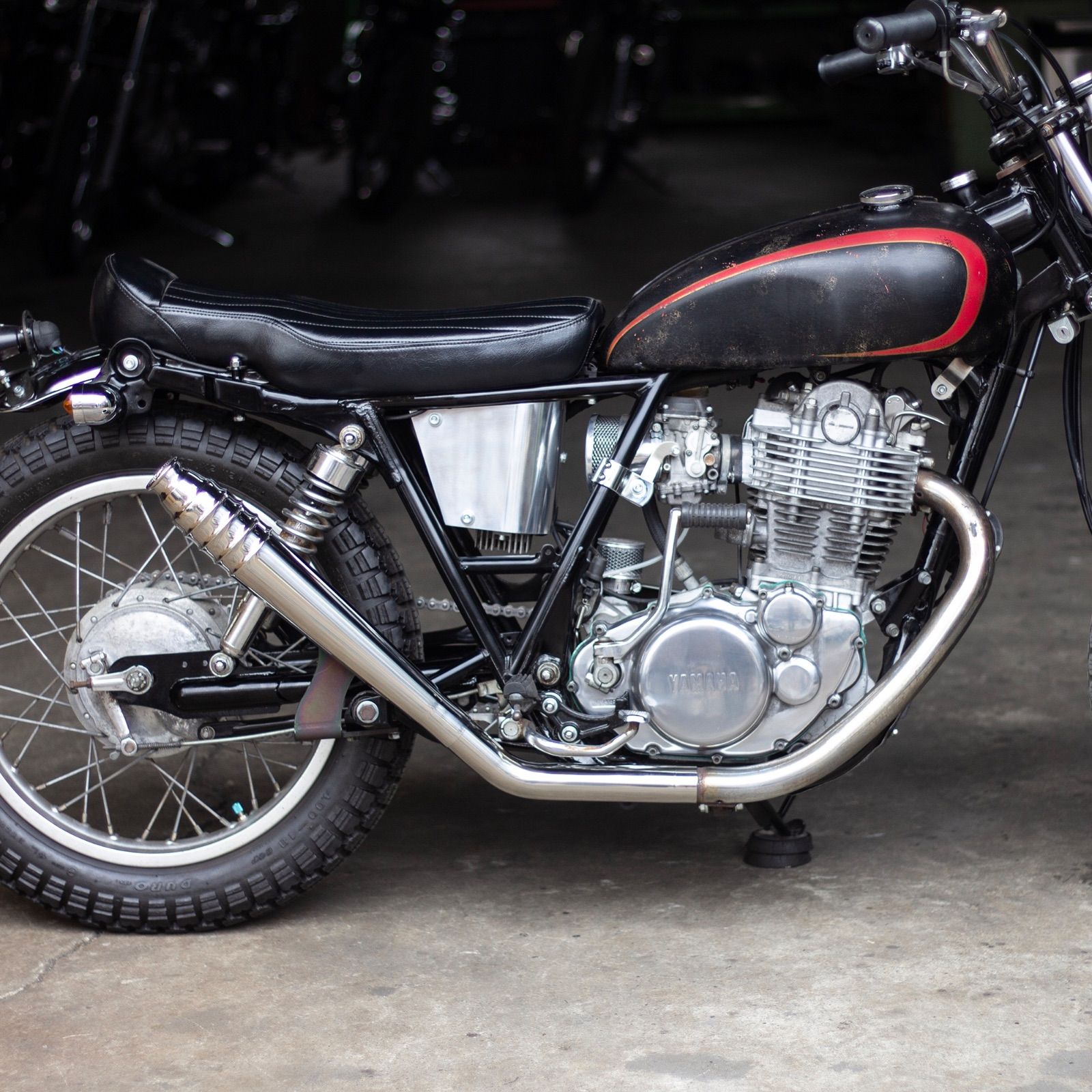 SR400/500用 69メガホン 新型スリップオン アップ キャブ車 MOTOR ROCK