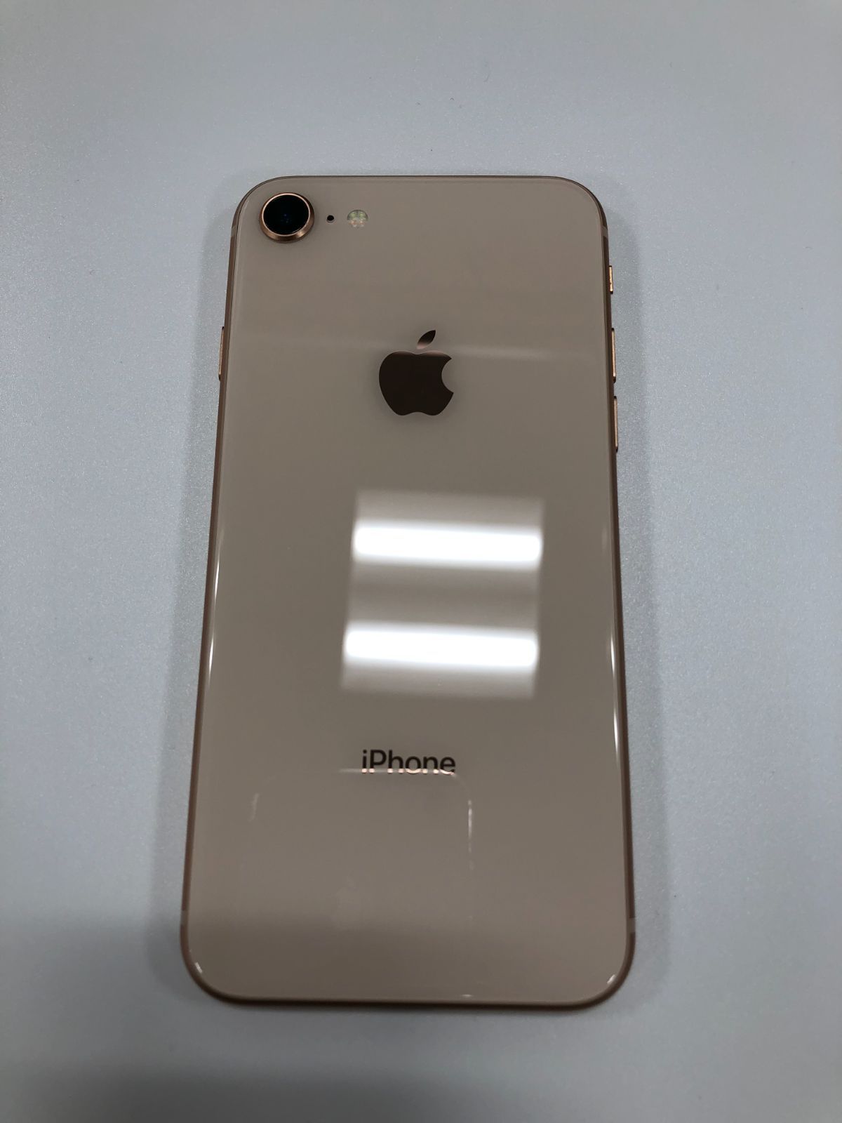 中古】iPhone8 64GB ゴールド バッテリー90％ SIMロックあり - メルカリ