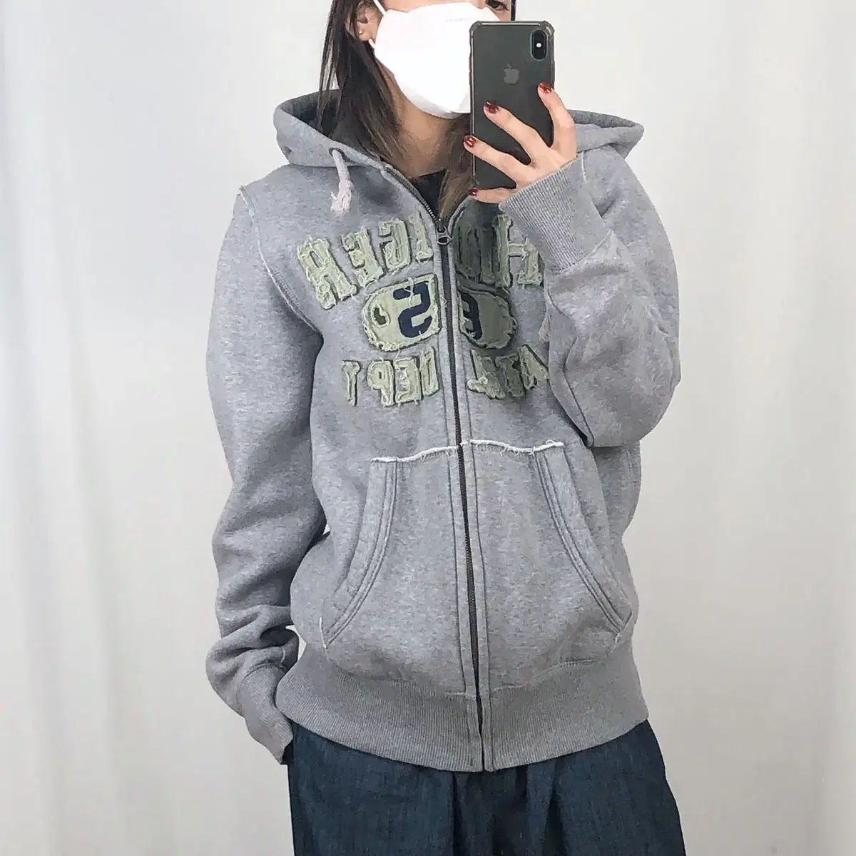 TOMMY HILFIGER グレー フード付きパーカー S 未使用品 TOMMY HILFIGER グレー フード付きパーカー S 未使用品
