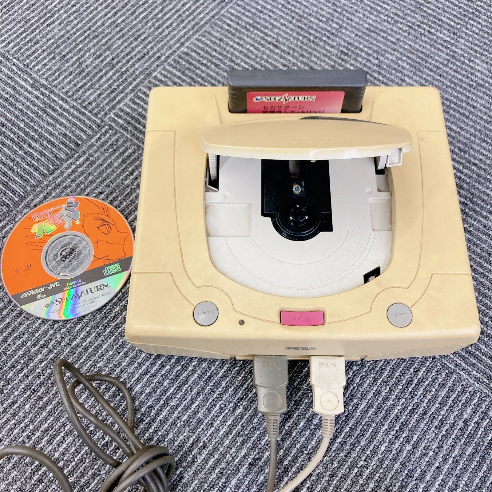 動作確認済】 SEGA セガサターン HST-0014 本体一式 オマケ付 動作確認済】 SEGA セガサターン HST-0014 本体一式 オマケ付