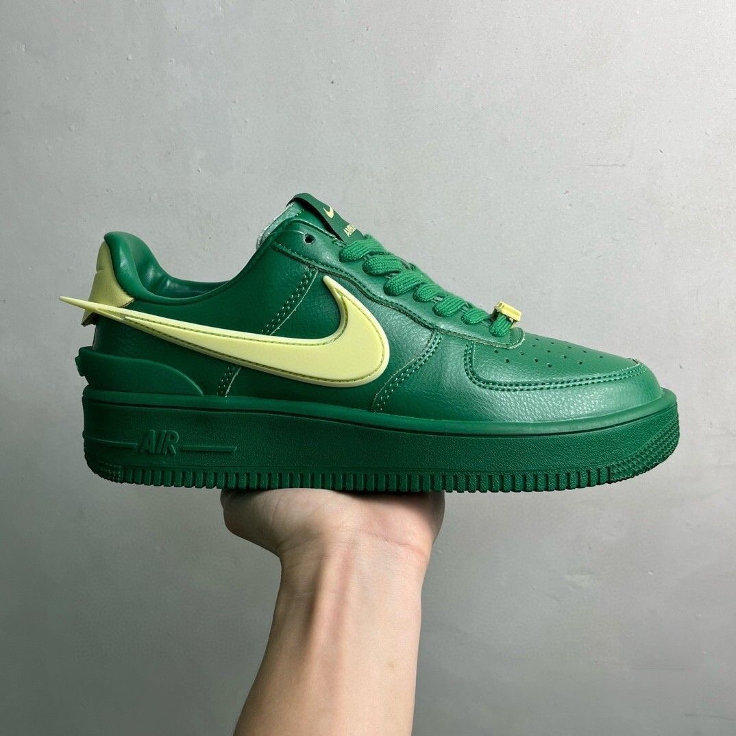 AMBUSH × Nike Air Force 1 箱付き 状態良好26cm 大特価?新品箱付 未使用 AMBUSH × Nike Air Force 1 07 low 男女