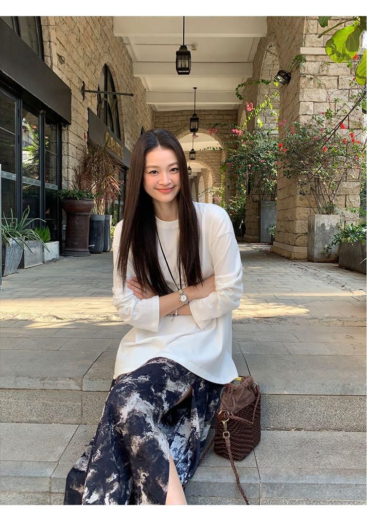 春のお出かけにぴったり♪花柄×スリットロングスカート