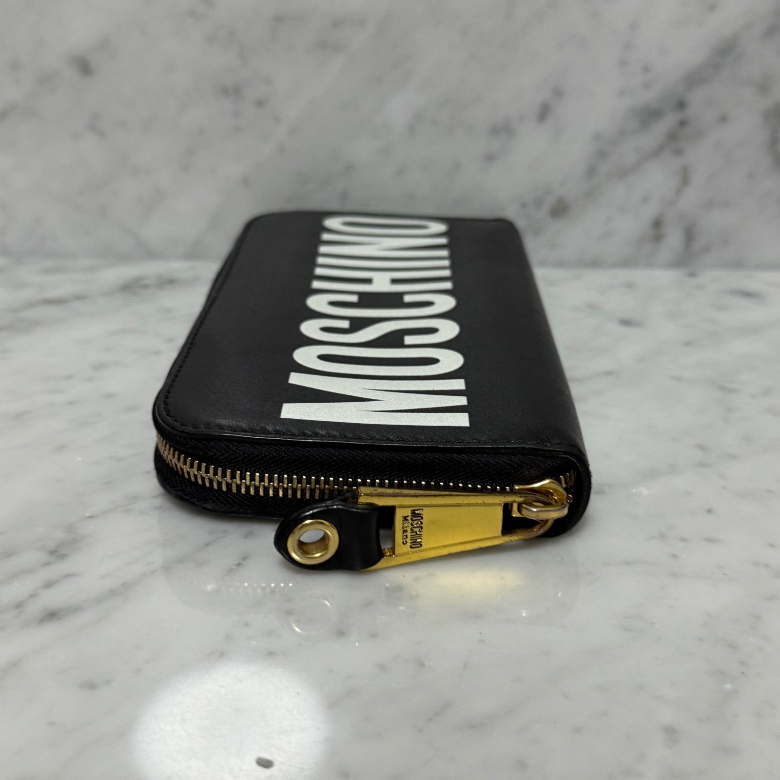 美品 MOSCHINO モスキーノ 長財布 ラウンドファスナー ブラック 黒 本 