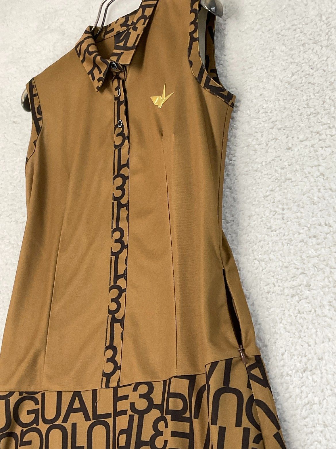 未使用 1PIU1UGUALE3 GOLF 1 キャメル LADY'S LOGO ONE PIECE