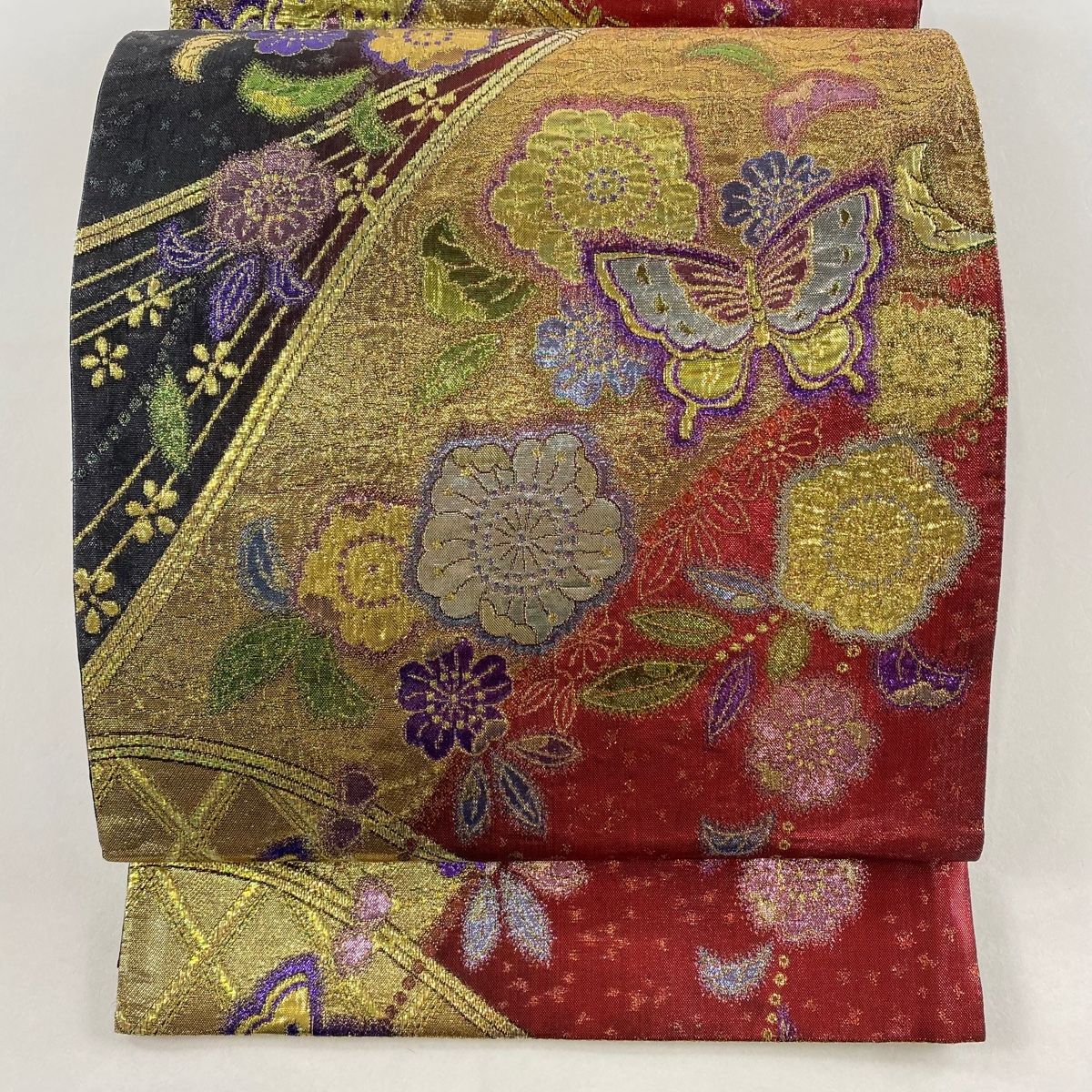 袋帯 秀品 振袖向き 蝶 草花 箔 赤黒 六通 正絹 【中古】 - メルカリ