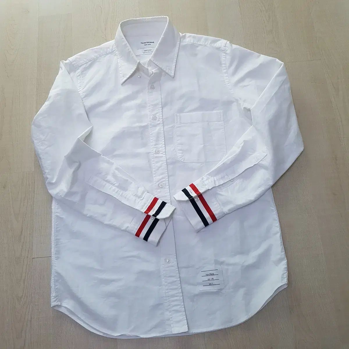 100 Thom Browne トム ブラウン シャツ スリーラインのカフス リストトリプレット