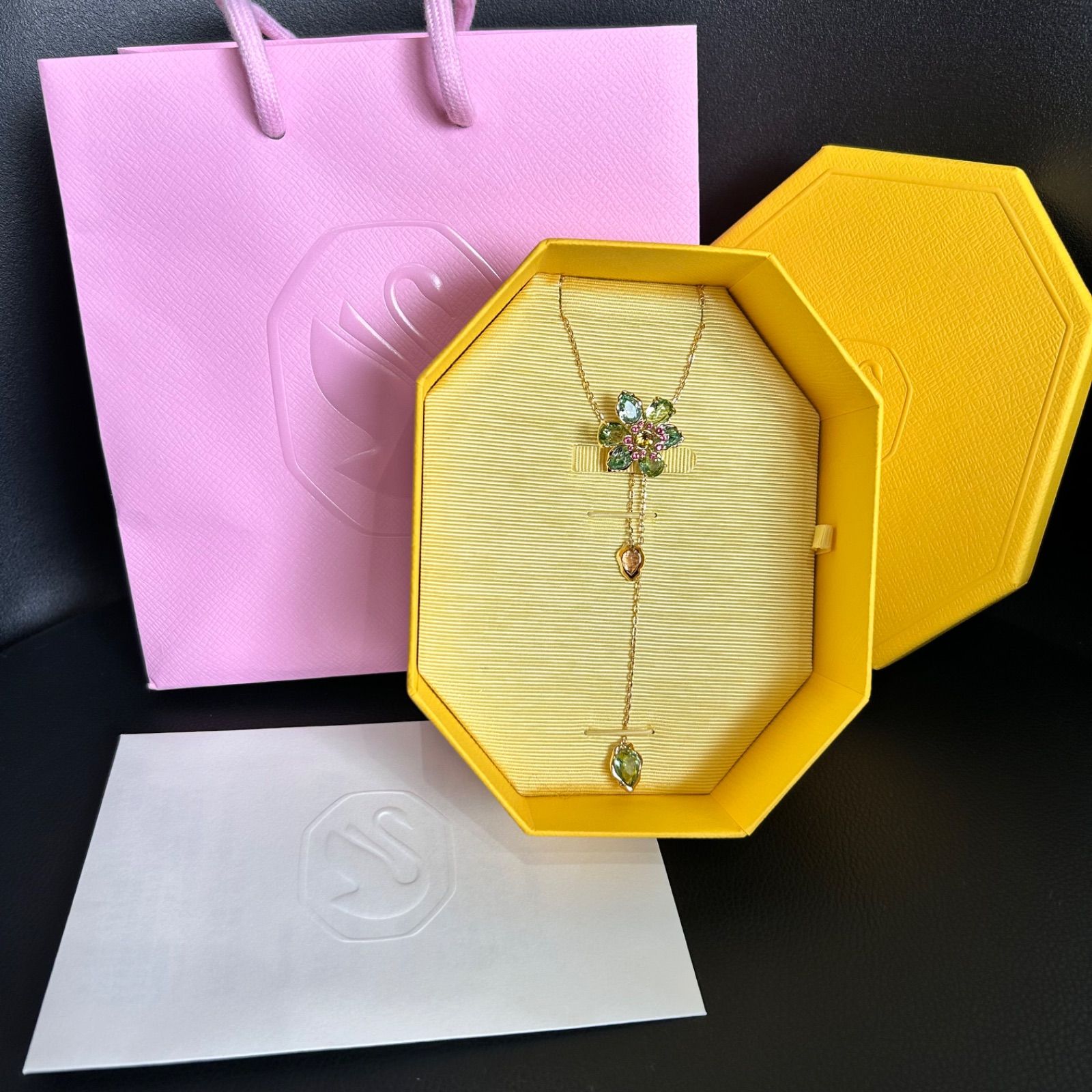 【限定販売】 ①未使用保管品 Swarovski スワロフスキー ネックレス 花 - メルカリ ネックレス、ペンダント、チョーカー