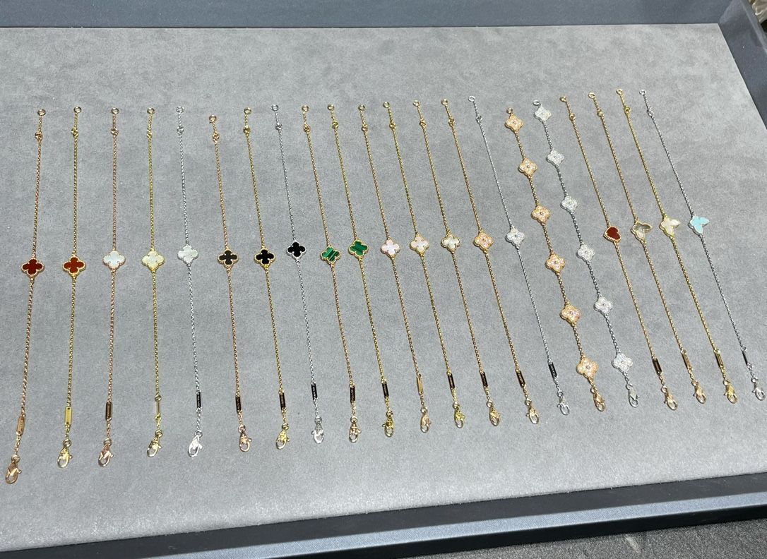 Van Cleef - Arpels ヴァンクリーフ＆アーペル Vca 四つ葉のクローバー シリーズ ネックレス|リング 指輪｜ ｜