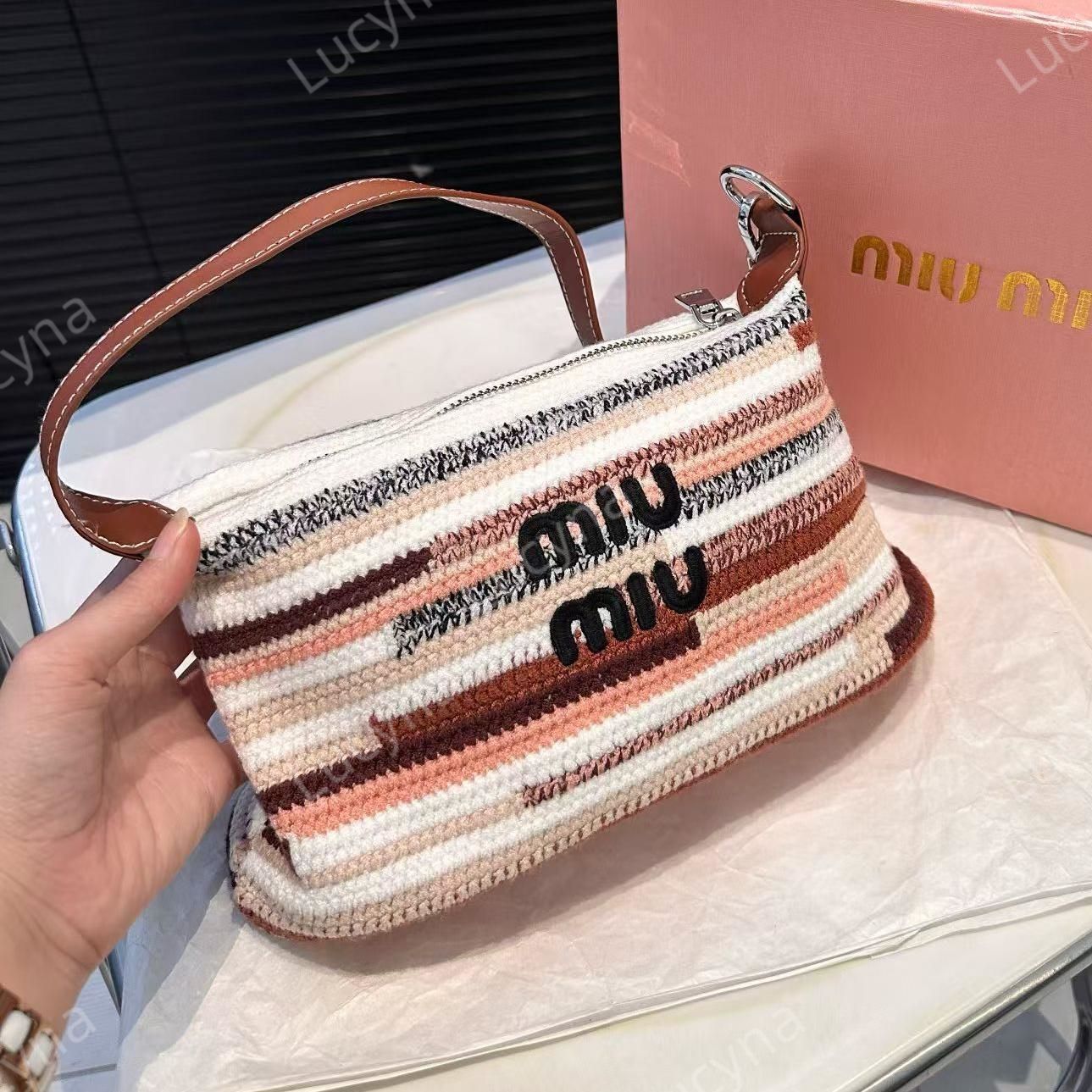 MIUMIU ニットショルダーバッグ