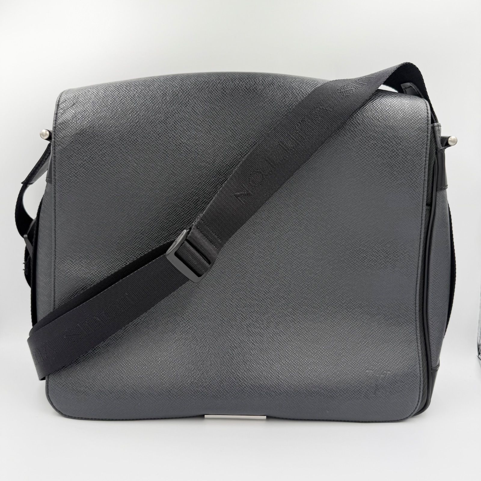 ルイヴィトン　タイガ　ヴィクトール　M30142 メッセンジャーバッグ 楽天市場】LOUIS VUITTON ルイ ヴィトン タイガ ヴィクトール