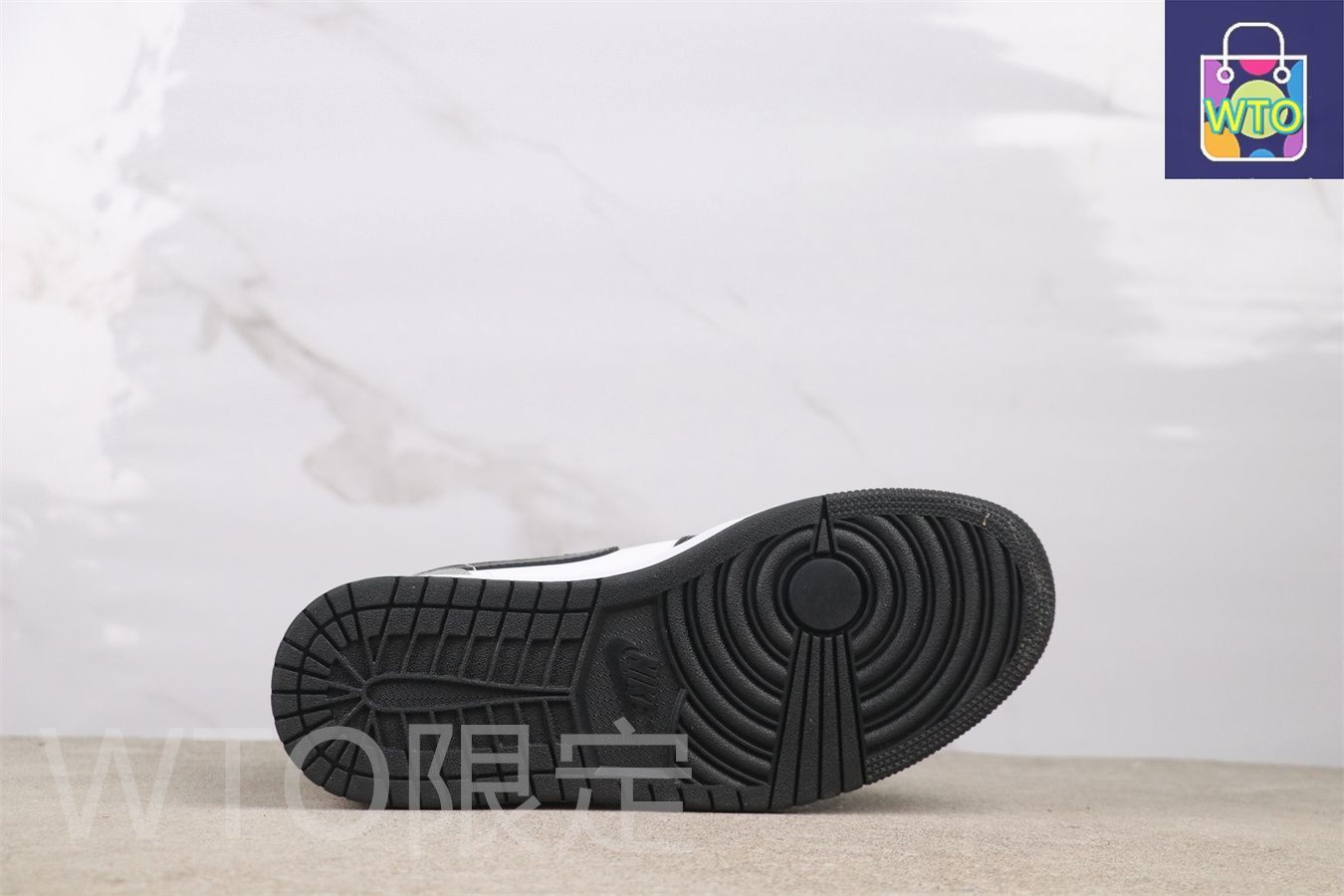 ジョーダン1代ミッドカットシリーズ