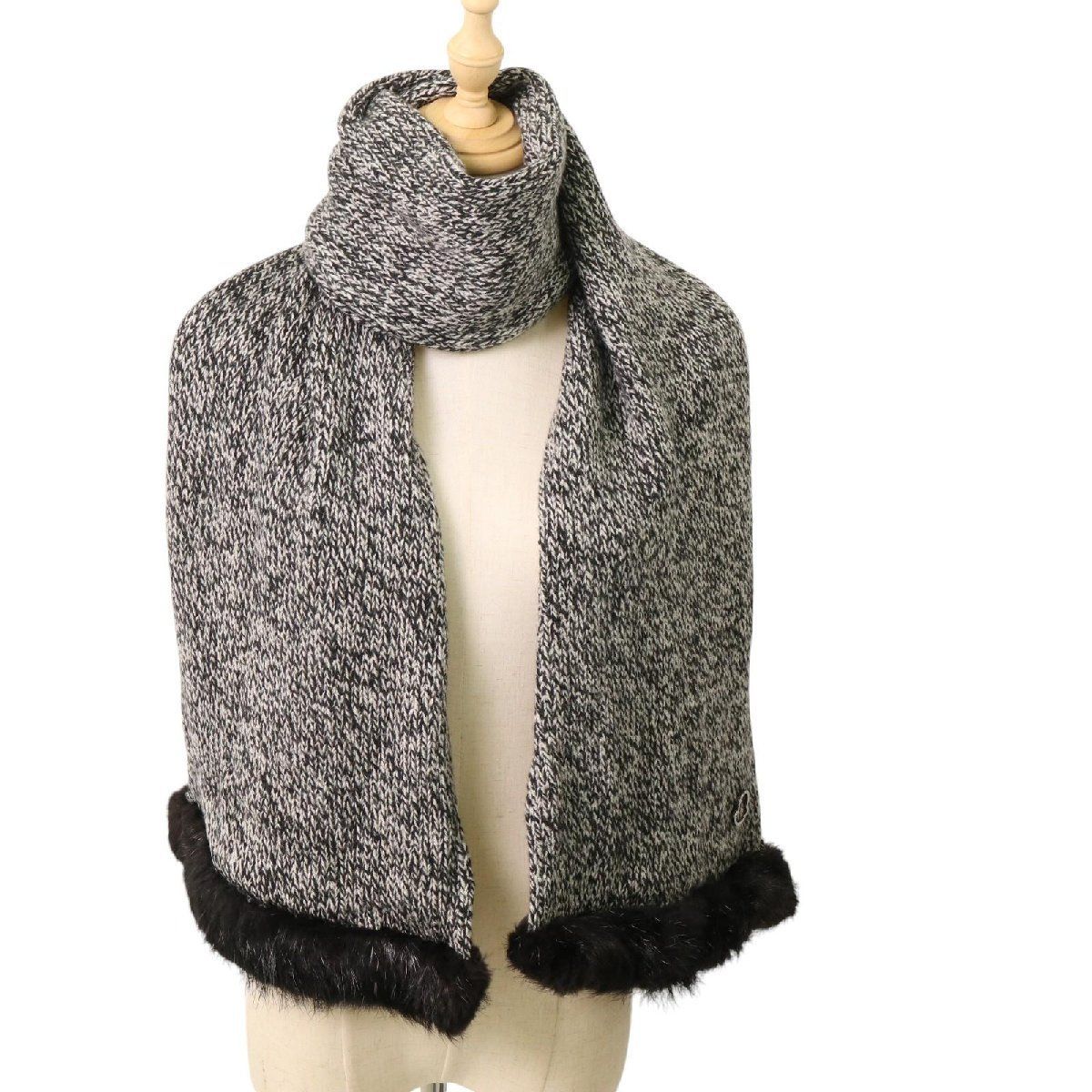 MONCLER モンクレール ファー付 マフラー - メルカリ