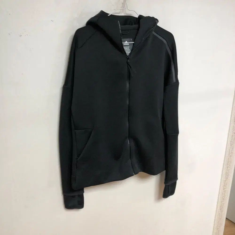 【雷市場（ポンジャン）商品韓国直送】 adidas(アディダス) レディース フードジャケット 100L 77 ホー@ 9911