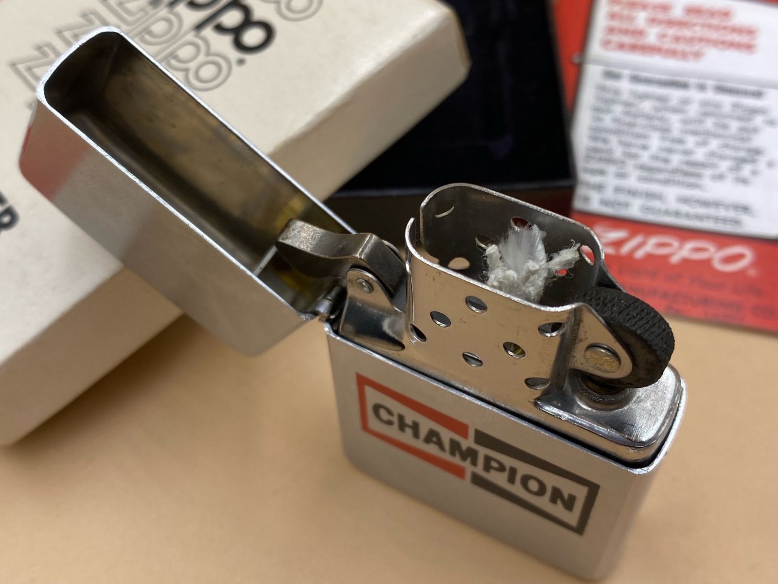 ジッポー Zippo ライター 未使用デッドストック 1978年 企業もの CHAMPION オリジナルボックス 箱 インストラクション - メルカリ