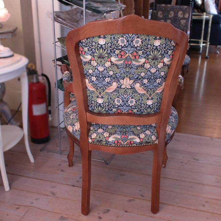 イタリア製アームチェア arm chair いちご泥棒 肘掛椅子 猫脚 イタリア製アームチェア arm chair いちご泥棒 肘掛椅子 猫脚